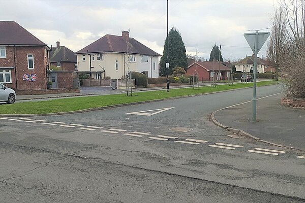 Grange Avenue before the new markings Grange Avenue before the new markings